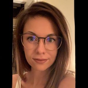 Meet your Posher, Briana